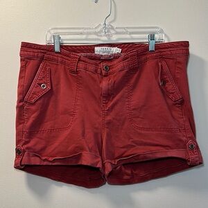 💛Torrid Women’s First at Fit Red Denim Rolled Hem Shorts Size 20